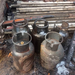 Газ баллондор жарылып...  Новопавловкадагы өрт 300 чарчы метр жерди кучагына алган