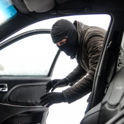 Чүйдө каракчылар тургунду сабап, жаагын сындырган. Шектүүлөр кармалды