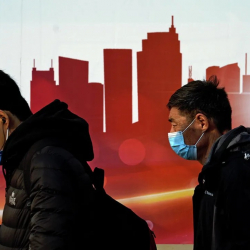 Кытайдын Синай шаарын сары түтүн каптады