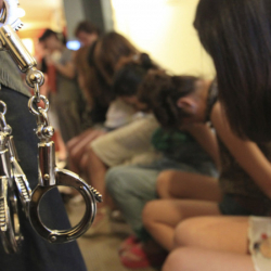 Жашы жете элек орусиялык кыздар Бахрейнге сексуалдык кулчулукка сатылган