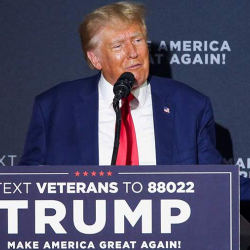 Трамп камакка алынуу үчүн өзү Джорджиядагы түрмөгө келиши керек