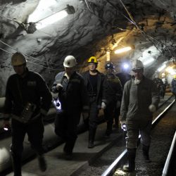От 500 до 800 тысяч тенге: зарплаты шахтеров озвучили в АМТ