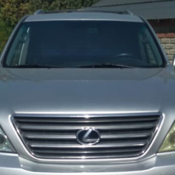 Унаасын жөө жарандар өтүүчү жерге токтоткон Лексустун айдоочусу 90 миң сомдон ашык айып төлөдү