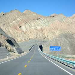 Ош-Сары-Таш-Эркечтам унаа жолунда жер көчкү жүрүп, жол убактылуу жабылды