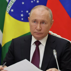 Путин БРИКС саммитинде бирдиктүү эсептешүү валютасы тууралуу айтты