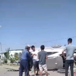 Баткенде Коргоо министрлигинин кызматкери жол кырсыгына кабылып, абалы оор болууда