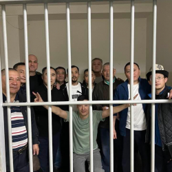 Кемпир-Абад иши: Үч активист абактан бошотулду