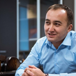 ВИДЕО - Илим Карыпбеков кошоматты жигин билгизбей кылдат кылган чебер...