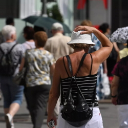 БУУ: Жер шары байкоо жүргүзүлгөндөн берки аптаптуу ысыкты башынан кечирди