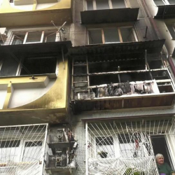 Мощный пожар вспыхнул в квартире из-за электросамоката