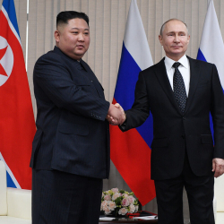 Путин Ким Чен Ынды Түндүк Кореянын түзүлгөнүнүн 75 жылдыгы менен куттуктады