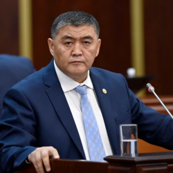 ВИДЕО - “Түрмө силердин пансионатыңар эмес”. Ташиев абактагы саясатчыларга катуу жооп берди