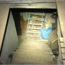 Ысык-Көлдө пенсионер мурунку аялын жер төлөгө камап салган