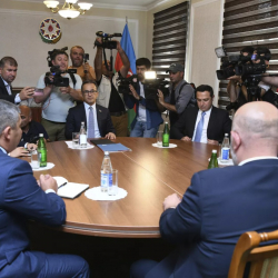 В Евлахе прошла встреча делегаций Азербайджана и карабахских армян