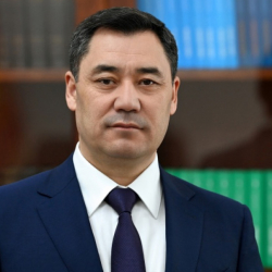 Садыр Жапаров кыргызстандыктарды Мамлекеттик тил күнү менен куттуктады
