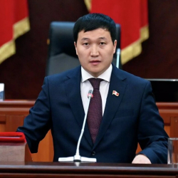 Абировдун ордуна келген Самаков ант берип, кызматка расмий киришти