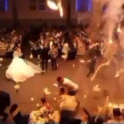 Момент пожара на свадьбе в Ираке, где погибло более 100 человек, включая молодоженов