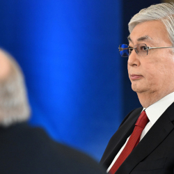 Казак президенти Токаев от менен ойной баштадыбы?
