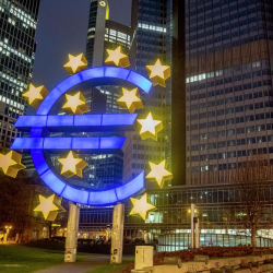 Европа экономикалык абалы жардын кырына кептелген кооптуу аймакка кирди