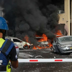 Израилдеги үч кыргызстандык чыгарып кетүүнү өтүнүп ТИМге кайрылды