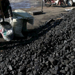 Бишкекте тоннасы 4 миң 700 сомдон көмүр сатыла баштады. Дареги