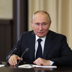 Владимир Путин в режиме видеоконференции провёл совещание с членами Правительства
