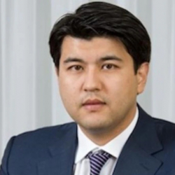 Мурдагы министр аялын өлтүрүүгө шектелип кармалды