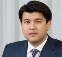 Экс-министра Бишимбаева, подозреваемого в убийстве жены, арестовали на два месяца