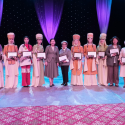 Кыргыз Улуттук филармонияда КМУ тарабынан 17-ноябрь-Эл аралык студенттер күнү салтанаттуу белгиленүүдө