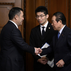 Садыр Жапаров провел переговоры со Спикером Палаты представителей Парламента Японии Фукусиро Нукага