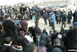 Жапаров, аймактагы инфраструктуралык долбоорлорду ишке ашыруунун жүрүшү менен таанышат