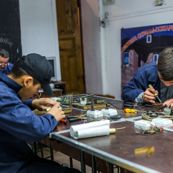 Кыргызстан Орусия, Индия, Өзбекстан менен кесиптик лицей түзүүнү пландоодо