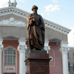 Кыргызстанда эми жыл сайын Жусуп Баласагын күнү белгиленет