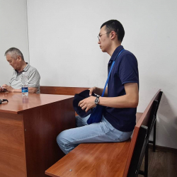 Өкүм чыккан жок. Блогер Ырыс Жекшеналиевдин соту дагы жылдырылды