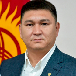 В мэрии Бишкека кадровые перестановки. Уволен Улан Уезбаев