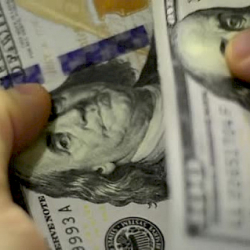 Улуттук банк мыйзамсыз акча алмаштырган жаранды айыпка жыкты