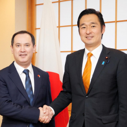 Кыргызстан менен Япония бир нече багытта кызматташууну бекемдөөнү макулдашты