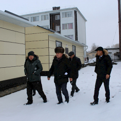 Нарын шаарында курулган кызматтык үйлөрдө бир катар кемчиликтер аныкталган