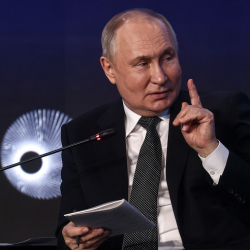 Саясаттын санкциялары: Путин саламга жараша алик берди
