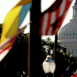 NYT: АКШ Украинанын Россия менен чектешкен жерлеринен 12 объектисин алып кетти