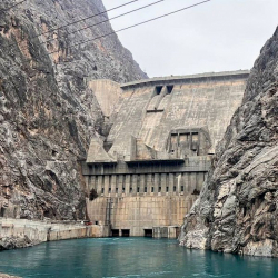 Энергетика министрлиги: Токтогул ГЭСинин бир гидроагрегаты реконструкцияга берилет