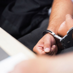 Charge fast пирамидасын уюштурууга шектүү жаран эки айга камалды