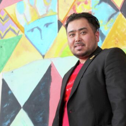 Эркин Эгембердиев Б.Кыдыкеева атындагы театрдын көркөм жетекчиси болду