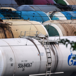 Кыргызстан Россиядан бензинди көп сатып ала баштады