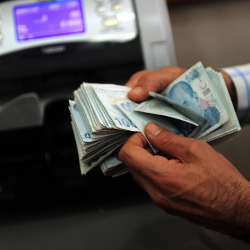 Соцфонду КР разрешили инвестировать в драгметаллы и ценные бумаги Нацбанка