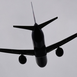 С.Жапаров поручил доставить в Бишкек 10 детей, пострадавших при ДТП в Сузаке