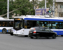 Мэрия Бишкека купила спецтехнику для мытья дорог