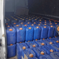 Салык кызматы 2 тоннадан ашык шарапты мыйзамсыз ташып кирүүгө бөгөт койду