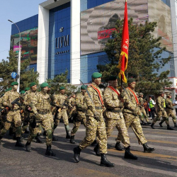 Борбордо Жеңиш күнүнө карата Бишкек гарнизону салтанаттуу маршка даярданууда