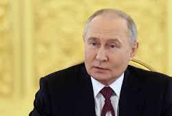 Путин Мантуров жана Чемезов менен жолугушту